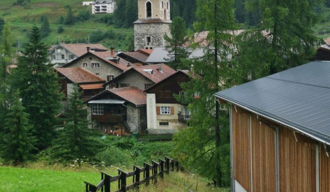 Bergün liegt am Fuß des Albulapasses im Naturpark Ela.