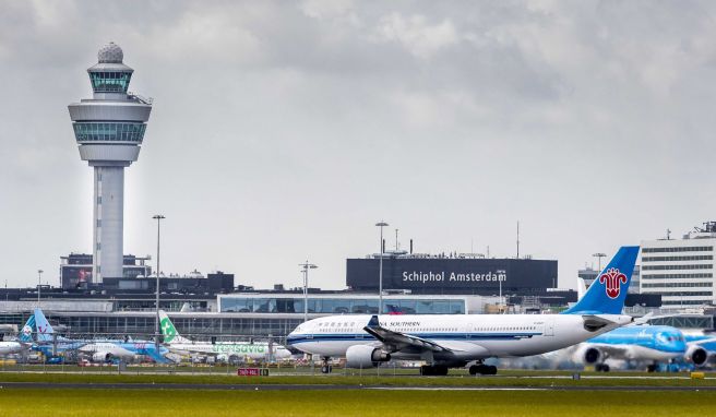 Amsterdam Schiphol: Slots für Sicherheitskontrolle buchen