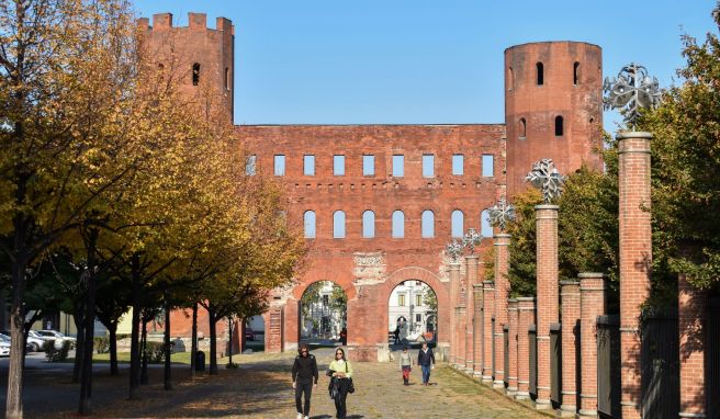 Die Porta Palatina ist das einzige erhaltene Stadttor aus der Römerzeit.