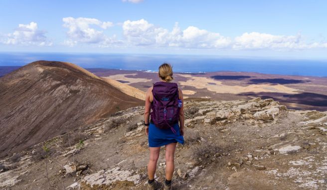 Vor dem Kauf des Wanderrucksacks sollte man sich Gedanken machen, wie viel man darin auf den Touren transportieren möchte.