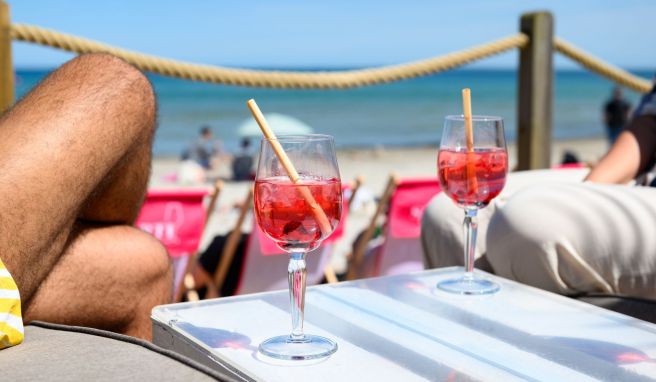 Strandbars an der Ostseeküste sorgen für Urlaubsfeeling