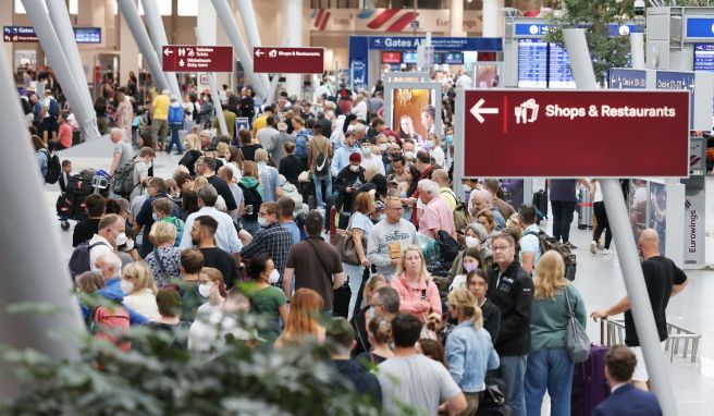 Flug-Chaos hält Urlauber nicht von Reisen ab