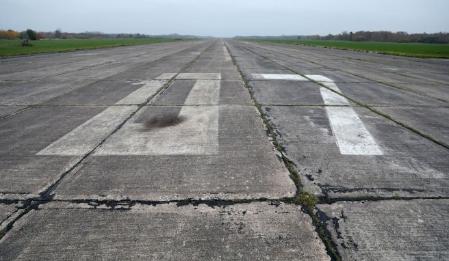 Auf der seit 1935 militärisch genutzten Halbinsel am Saaler Bodden soll bis 2025/2026 ein Ferienresort entstehen. Das Millionen-Projekt ist nicht unumstritten.