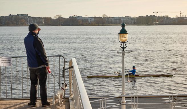 Den Frühling genießt man in Hamburg am besten am Wasser.