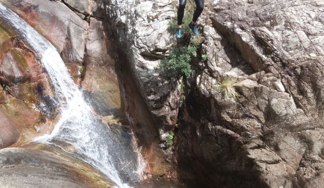 Nichts für ängstliche Naturen: Die Sprünge in die Gumpen kosten Überwindung.