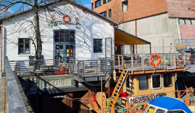 Die Fischhalle am Harburger Binnenhafen ist inzwischen ein Kulturzentrum samt Café.