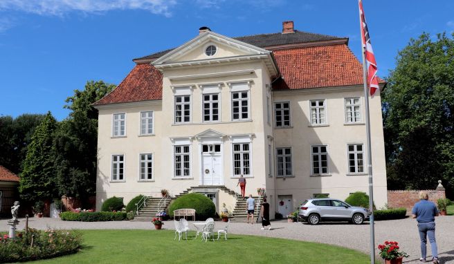 Wo heute das Herrenhaus von Kulturgut Hasselburg steht, befand sich früher eine Wasserburg.