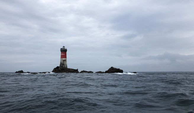 Früher wurden Orte wie dieser als «Hölle» bezeichnet: der Phare des Pierres Noires, der «Leuchtturm der schwarzen Felsen» vor der bretonischen Küste.