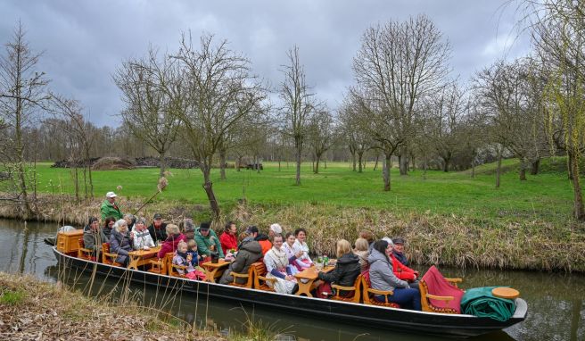 Spreewald: Saisonstart für Kahnfahrten und Preußen-Schlösser