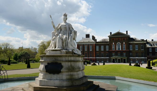 Reisenews: Mode im Kensington Palace und Essen im Parlament