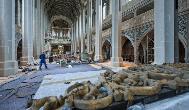 Blick in das Kirchenschiff, wo die Bauarbeiten bald abgeschlossen sein werden. Über Monate war die Kirche „Unser lieben Frauen“ eine einzige große Baustelle.