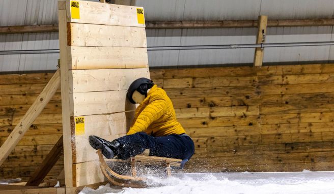 Nur mit Helm rodeln - gerade im Winterurlaub