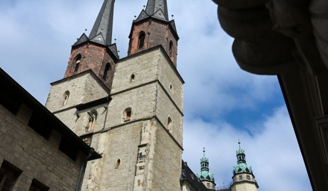 Die Marktkirche zu Halle ist eine der meistbesuchten Sehenswürdigkeiten und eine der wichtigsten spätgotischen Kirchenbauten in Sachsen-Anhalt.