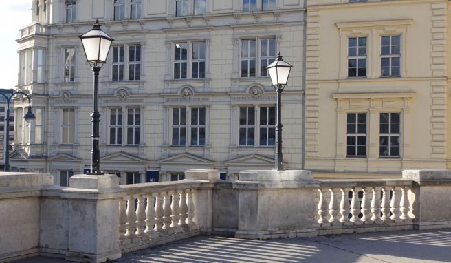 In «Before Sunrise» ließen sich Julie Delpy und Ethan Hawke an einer Brüstung des Museums Albertina nieder.