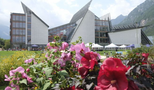 Blick auf das Museum für Wissenschaft (Muse): Die steile Dachkonstruktion soll an die Skyline der umgebenden Berge erinnern.