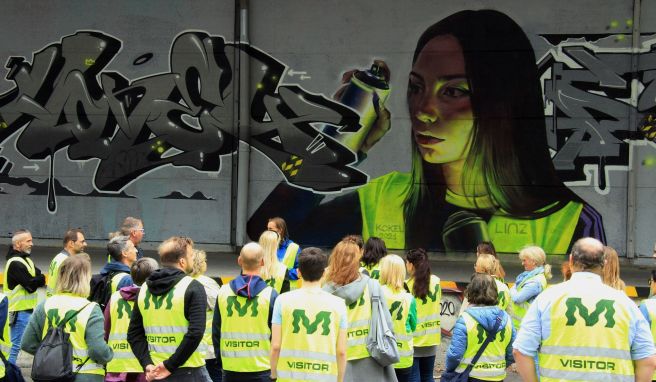 Ein Graffiti als Selbstportrait hat die russiche Künstlerin Ksenia Kokel geschaffen.