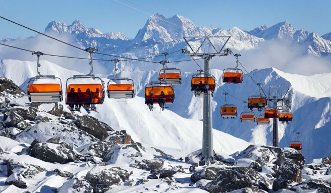 In der Silvretta Arena Ischgl/Samnaun können Wintersportler die Grenze zwischen Österreich und der Schweiz passieren.