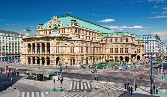 Auf dem Dach der Staatsoper ist schon Tom Cruise herumgeturnt.