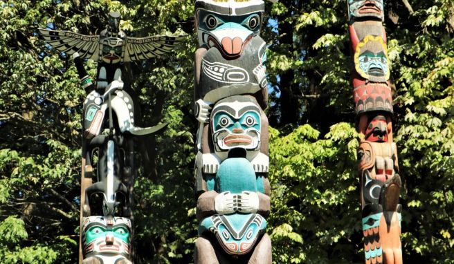 Dieses Totem steht im Stanley Park, dem großen Stadtpark von Vancouver.