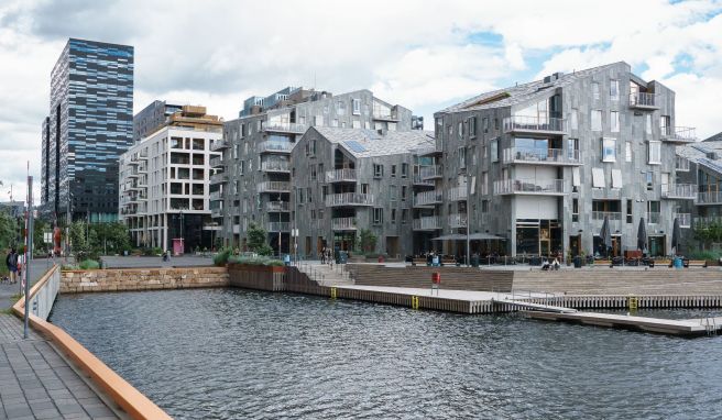 Ästhetik ist immer auch Ansichtssache: Moderne Architektur prägt das Bild an der Uferpromenade des Hafenviertels.