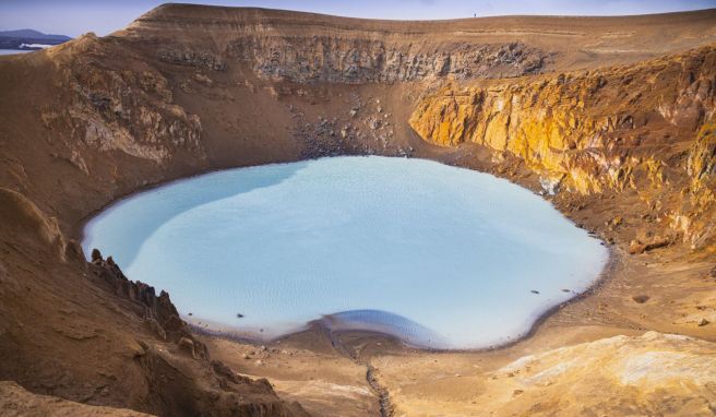 Im Víti-Krater des Askja-Vulkans liegt ein See. Andere sagen: Es ist die größte Badewanne Islands.