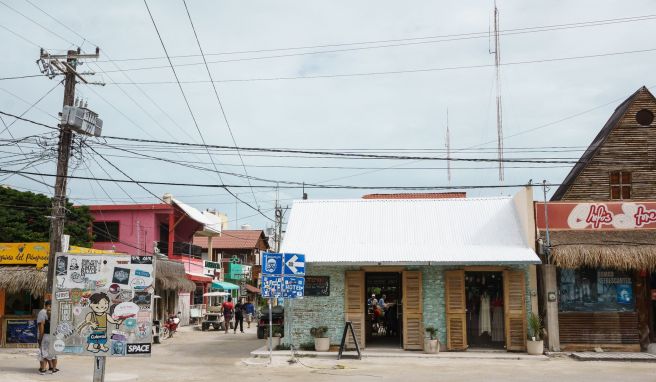 Tagsüber Motoren-, nachts Partylärm: Im Zentrum des Ortes Holbox\' ist es selten ruhig.