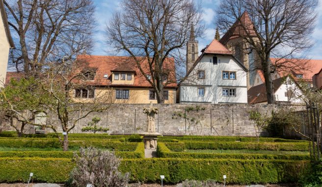 Der Klostergarten ist ein Ruhepol in der oft trubeligen Stadt.