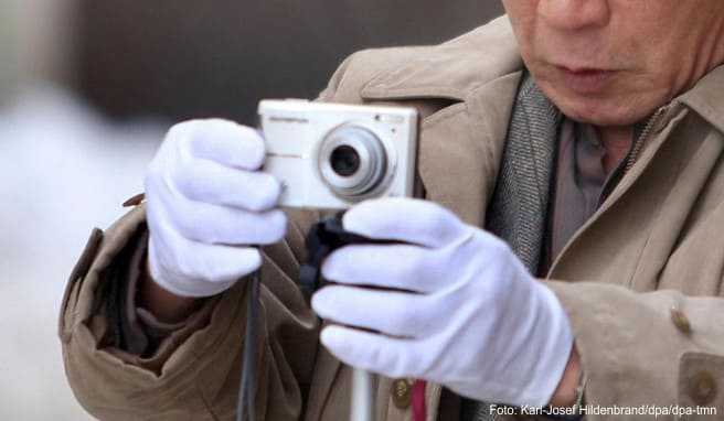 Coronavirus: Falscher Schutz - Handschuhe bringen auf Reisen nichts