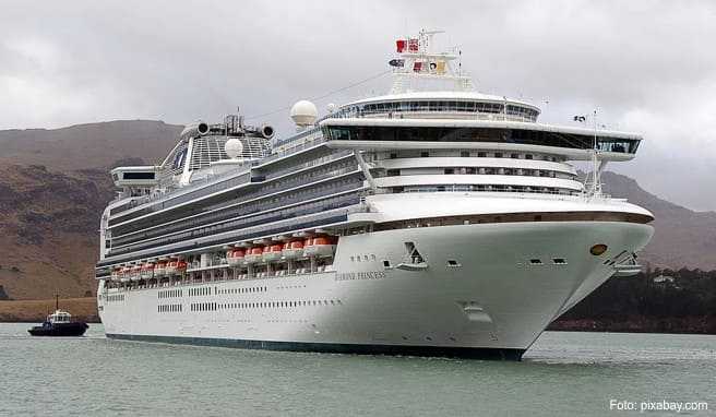 Japan lässt Tausende von Passagieren auf einem Kreuzfahrtschiff auf das neue Coronavirus hin untersuchen. Hier die «Diamond Princess»